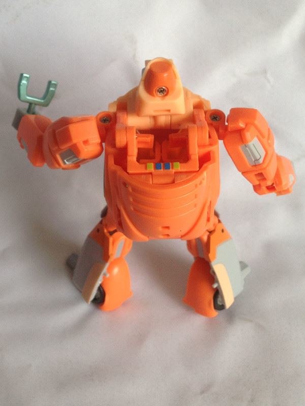 New Images Of X Transbots Ollie Show Final Version Of Figure With Slingshot  (2 of 6)